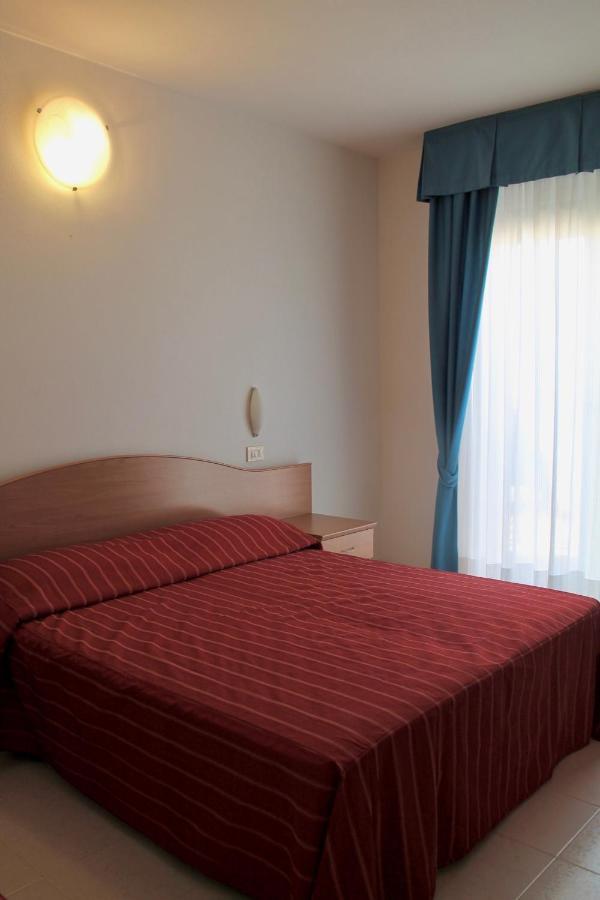 Hotel Vienna Caorle Exterior foto