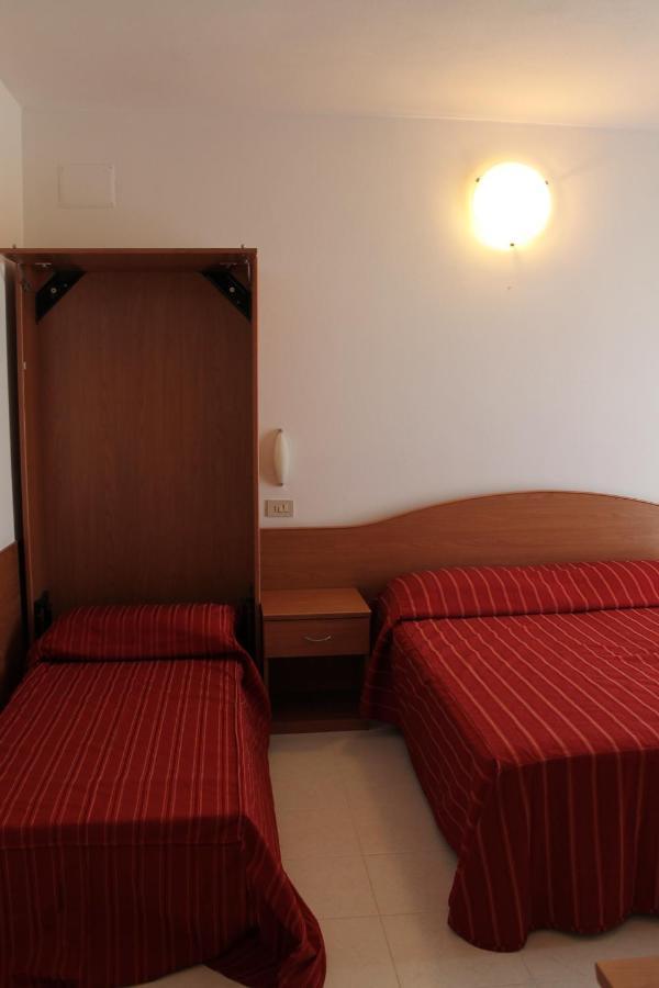 Hotel Vienna Caorle Exterior foto