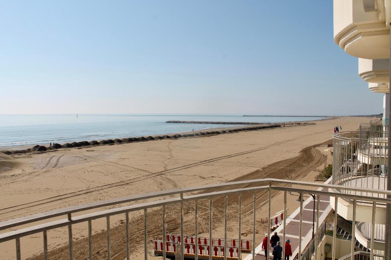 Hotel Vienna Caorle Exterior foto