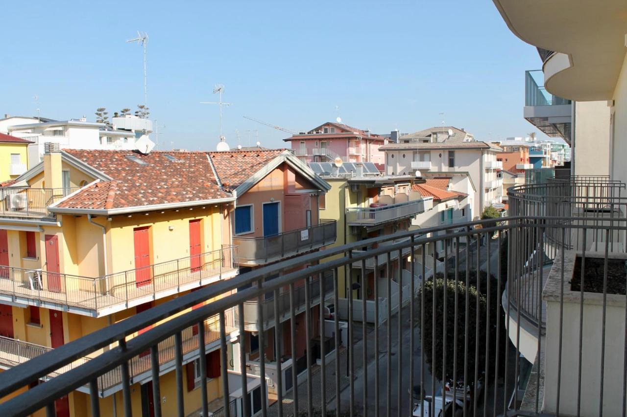 Hotel Vienna Caorle Exterior foto